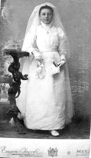 CambraiMarieKommunion1900