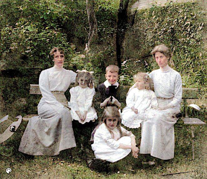 Humphreys_family_faded2_Kopie-Colorized.Mod.662