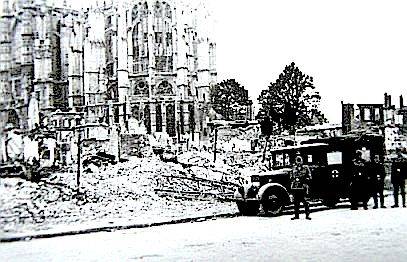 KathedraleKrankenwagen_Kopie