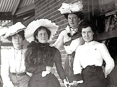 RobertsonAnnePiagetNellieRobertsonMegGraceK