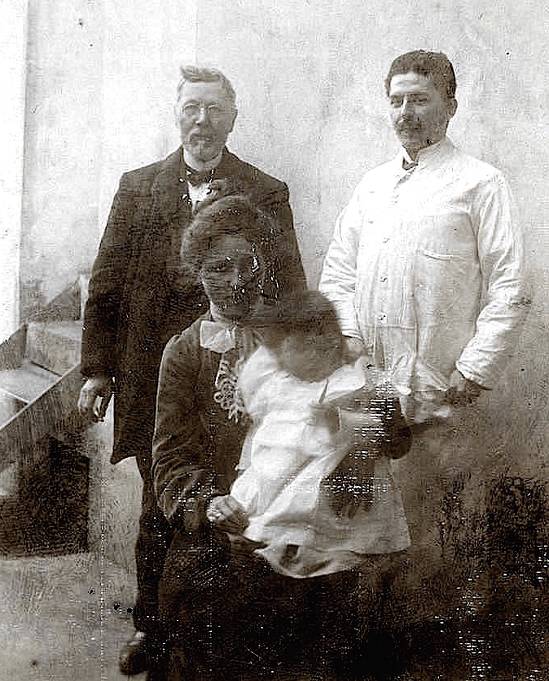 s10 KnappHeinrich KnappHjun KnappFrieda MuellerFritzi 1900 Ex K1ms Kopie