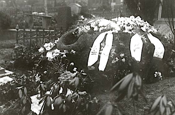 s20.MuellerEmilGrab.562